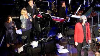 Todd Rundgren performs Fade Away 2012