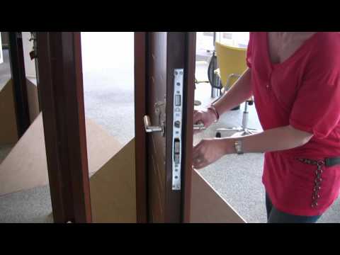 comment renforcer une porte d'entrée en bois