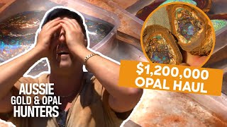 Download lagu The Opal Whisperers Find LITERALLY The BIGGEST Opal In Outback Opal Hunters' History! mp3