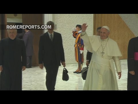 Francisco se reúne con 200 pobres y enfermos: “Vosotros sois el tesoro de la Iglesia”