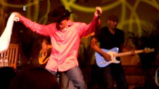 Clay Walker singing Cold Hearted @ Fanclub 2011