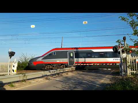 Passaggio a livello Castelletto Po (I)//Railroad crossing//Bahnübergang