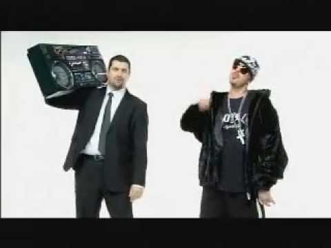 Video thumbnail for Δεν Κάνω Διακοπές (Den Kano Diakopes)