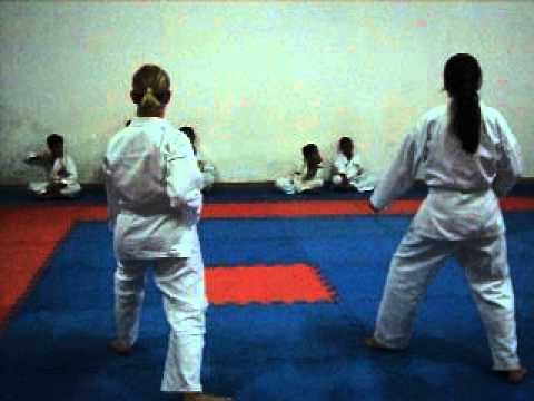 KARATÊ- EXAME DE FAIXA ( da branca p/ a amarela)