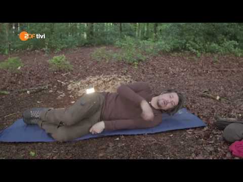 Was kann eine dicke Jacke ersetzen? - Survival-Tipp - Draußen schlafen | ZDFtivi