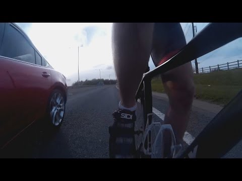 DE64DWC - Very Dangerous Close Pass At Speed