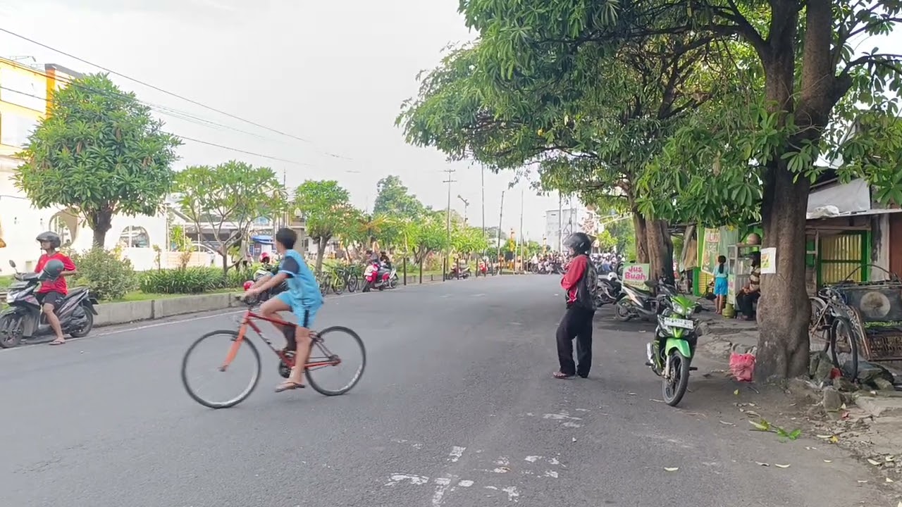 KA Gajayana dengan masinis yang super ramah 