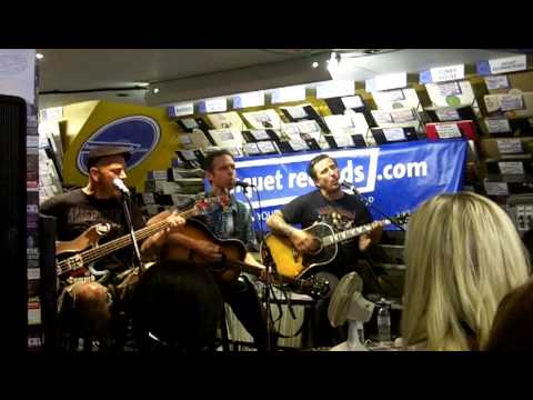 Bouncing Souls play Hot Water Music's "Wayfarer" at banquet records