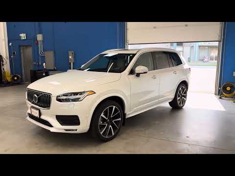 DealerShift - 2022 Volvo XC90 Momentum 