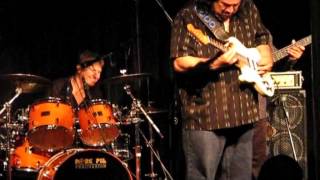 Coco Montoya blues solo live at The Narrows 2011