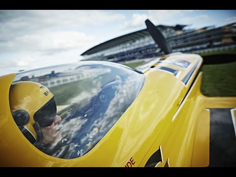 High flying showdown in Ascot  - Red Bull Air Race 2014