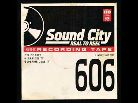 Sound City - The Man That Never Was (Grohl, Hawkins, Mendel, Smear, Springfield)