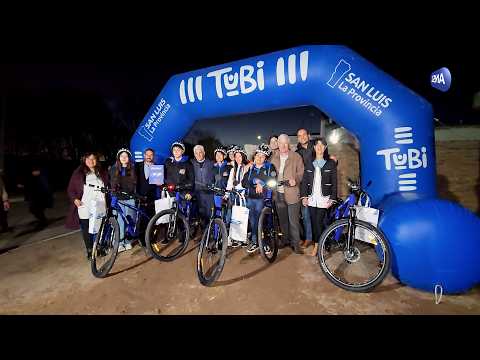 Siete alumnos de Navia recibieron sus TuBi para pedalear por el pueblo