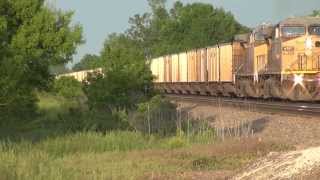 preview picture of video 'Union Pacific coal train with north sun at V Avenue, Boone County, Iowa'