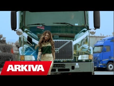 Dhurata Dora - A bombi (Official Video HD)