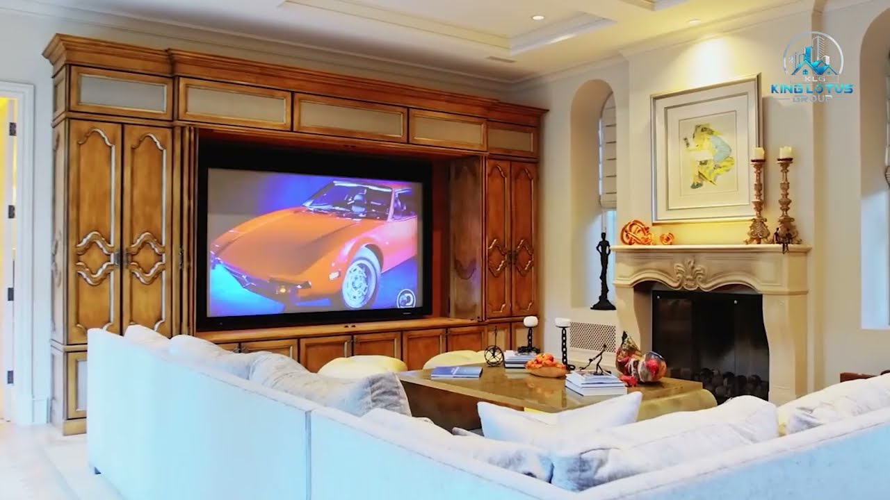 King Lotus International is a tourist condominium project with a five-star hotel.