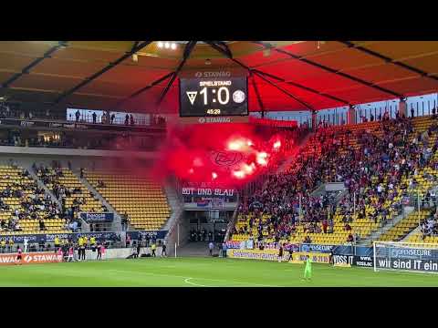 Alemannia Aachen vs. Wuppertaler SV, Choreo und Pyro der WSV Fans