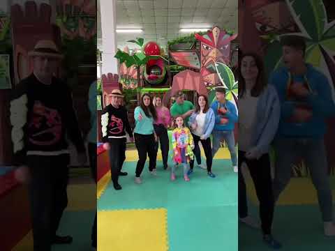 Salvo e Giorgia balletto con Ninna e Matti e Dani e Robbi con la coinquilina di Cap e Kazu! #shorts