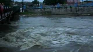 preview picture of video 'Inundacion rio Yumuri Matanzas Cuba p.1'