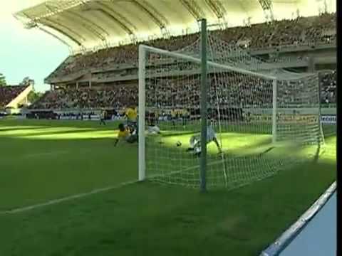 As grandes defesas de Julio Cesar nas eliminatórias da Copa do Mundo Fifa 2010