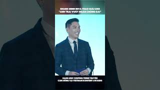 Minh Beta trao giải cho chương trình Anh Trai Vượt Ngàn Chông Gai