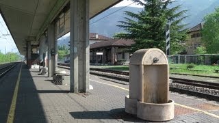 preview picture of video 'Verkehr am Bahnhof Auer / Ora (I)'