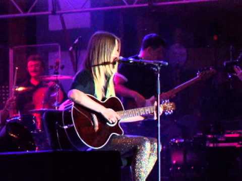 Korbucz Sonya Mad World Tears For Fears Szimfonik Liv3