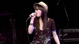 Carly Jepsen &quot;Sour Candy&quot; live featuring Josh Ramsay