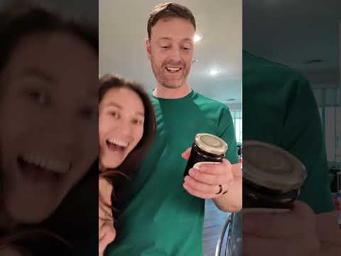 His face says it all🤣 #tayandalex #lifehack #jartrick #reaction