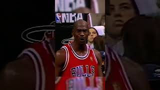 Download lagu This Guy is the Best Mid-Range Shooter of All Time, Prove Me Wrong (1996.11.06) #michaeljordan mp3