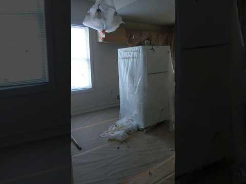 Thumbnail for Instalando piso vinil 😱 #spooky  #diydesign #carpentary #carpinteria #spirithalloween #timbertech by Car