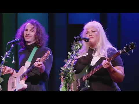 Shannon and the Clams - Free at Noon (Full Performance)