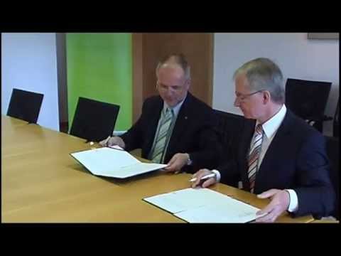 Unterschrift: Vertragverlängerung bei der Fernwärmeversorgung  - ELSTERWELLE