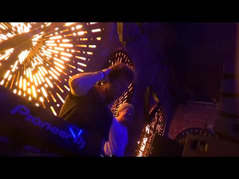 Hernan Cattaneo playing Nebular @ Moscu