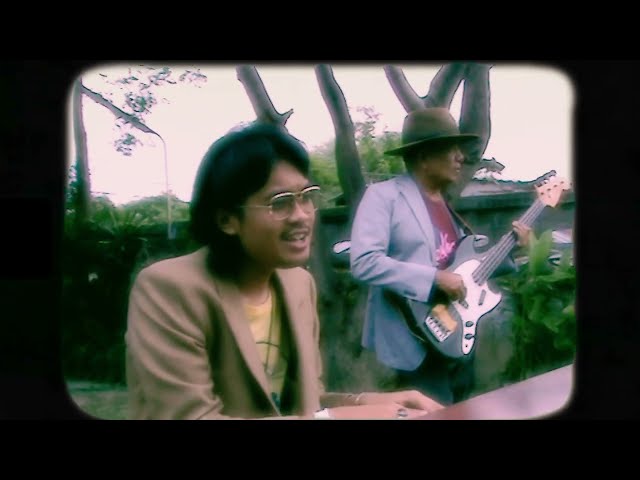 ตื่นเต้น - WHATFALSE