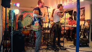 Download lagu Parliament's Give up the Funk Performed By WaxWorks mp3