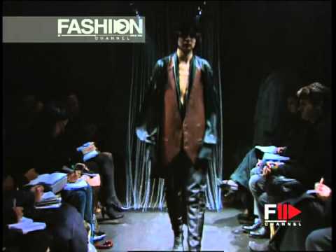 "Martin Margiela" Autumn Winter 2001 2002 Paris 3 of 3 pret a porter women by FashionChannel.mov