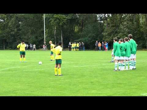 Alperen Arslan scoort voor Rijen B4 uit vrije trap