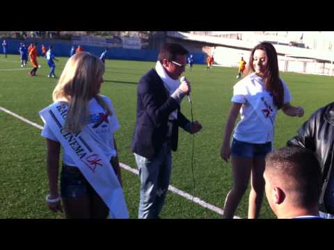 Tony Marciano canta "A Napule" al Derby Arcobaleno