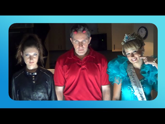 Vídeo relacionado con We The Creeple Funny espeluznante espeluznante Halloween Goth Girl Power Manga Larga