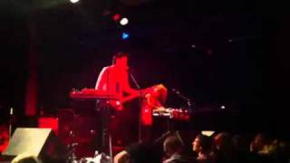 Handsome Furs play Damage (2011.07.19)