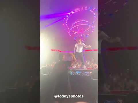 Martin Garrix b2b w/ Ed Sheeran performing at OMNIA Nightclub | #martingarrix #edsheeran #edm