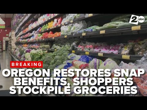 Oregon one of the first states to get SNAP benefits back online, shoppers head to grocery stores