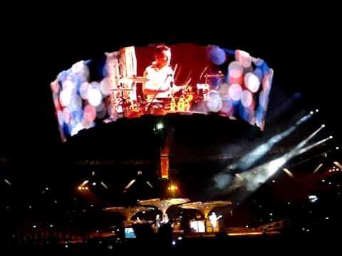 U2 - Moment Of Surrender (03-04-11 Estadio Unico La Plata - Argentina)
