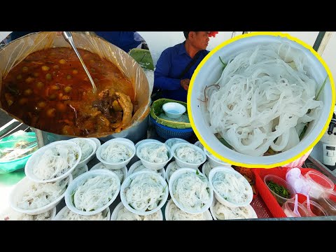 Varieties of amazing street food waiting for workers in front of factory | Food Tours