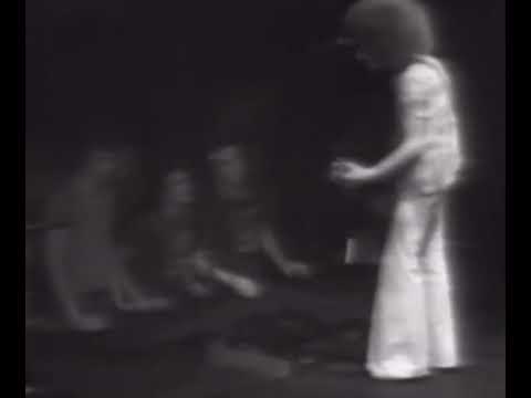 Neal Schon plays Van Halen onstage in 1978!