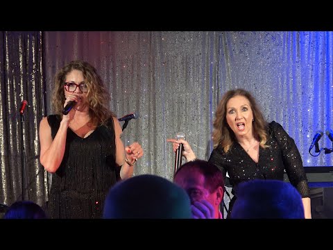 Retro Mix (Koós Réka és Tunyogi Bernadett)