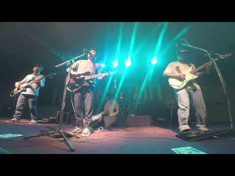 Jhari Ra Timro Saath - Pariwartan Band Live in Pokhara