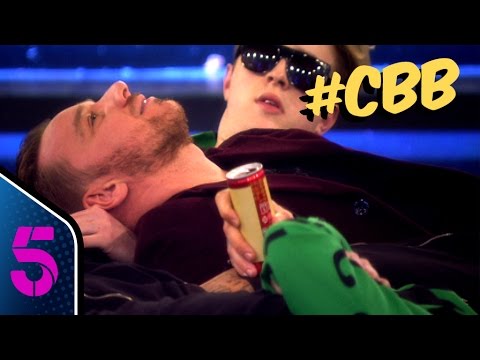 Jamie finds Planet Jedward! | Day 22