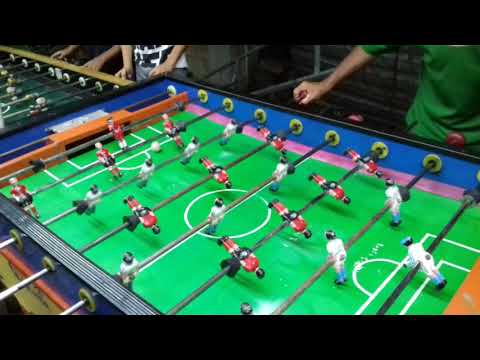 JUGANDO FUTBOLITO CONTRA UN "PROFESIONAL"|By JoANJi